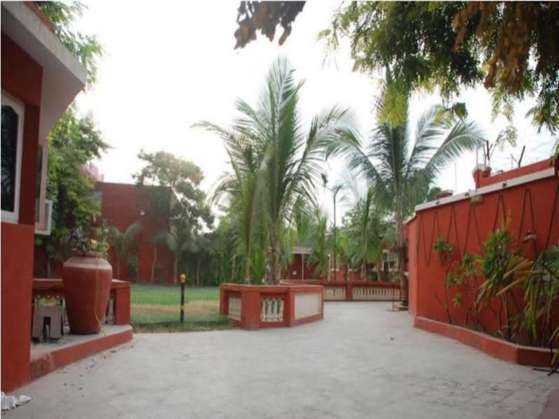 Hotel Royal Ahmedabad Exterior foto
